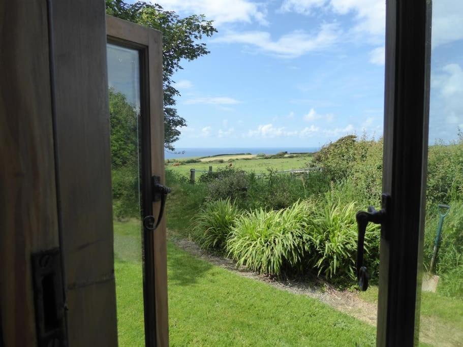 Lower Tresmorn Farmhouse Crackington Haven Buitenkant foto